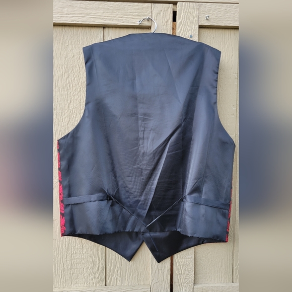 Brand Q Vest - Picture 5 of 5